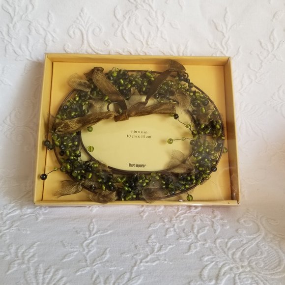 Gorgeous Metal and Glass Bead Picture Frame Wall Mount - Picture 3 of 4